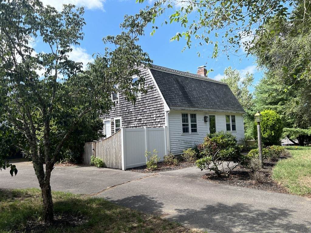 543 Plymouth St - Photo 1
