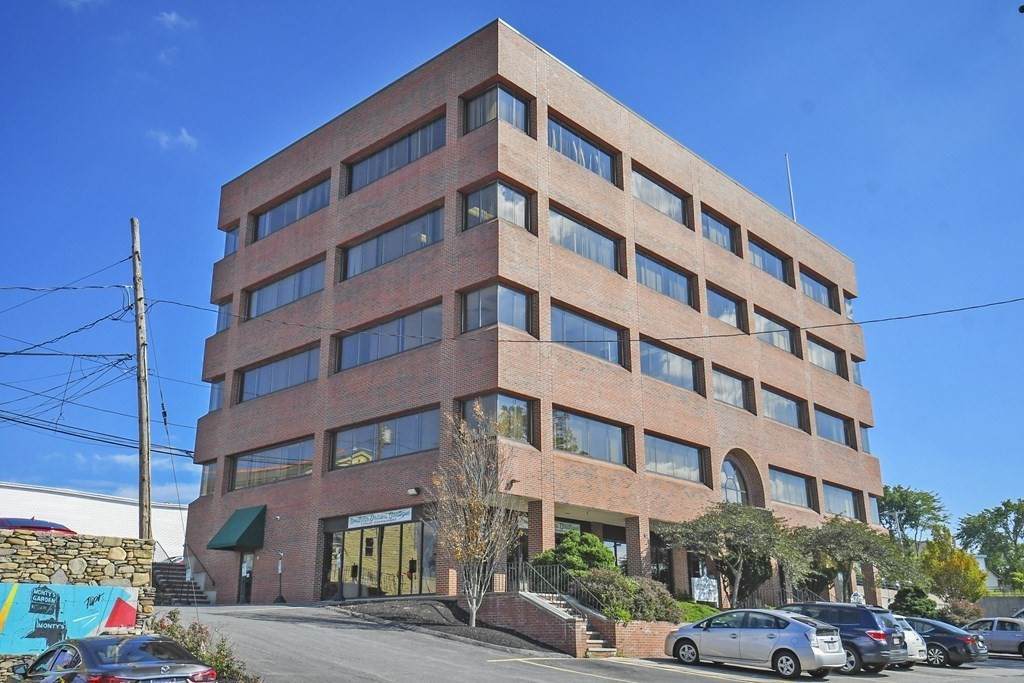 14 Manning Ave - Photo 1