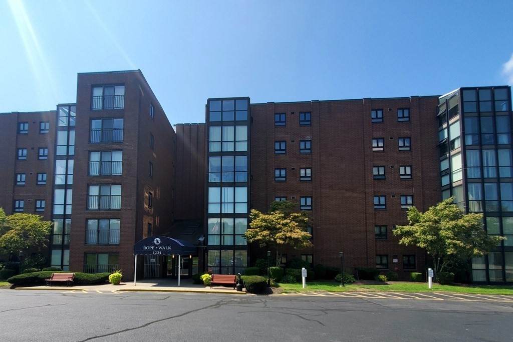 4234 North Main St - Photo 1