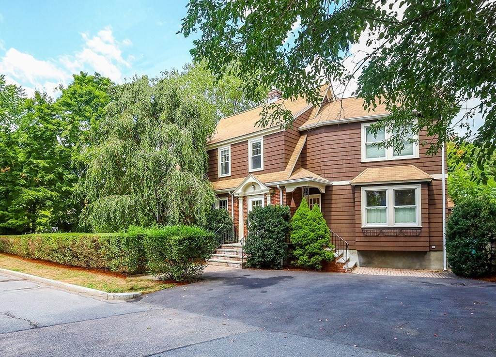 65 Woodbine St - Photo 1
