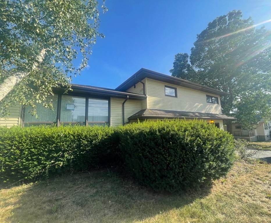 40 Valerie St - Photo 1
