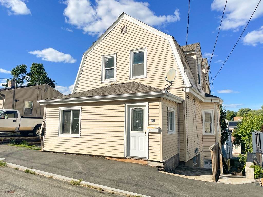 141 Warren St - Photo 1