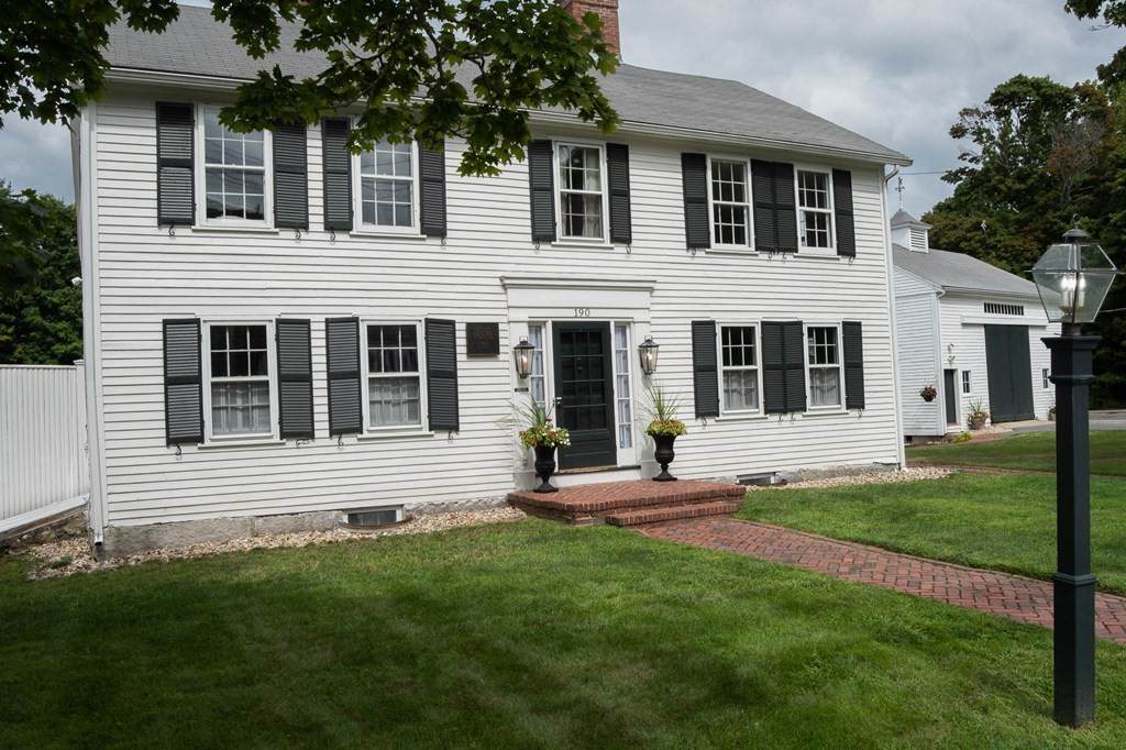 190 Middlesex Ave - Photo 1
