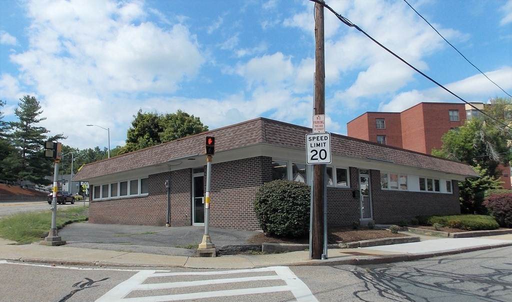 25 Newton St - Photo 1