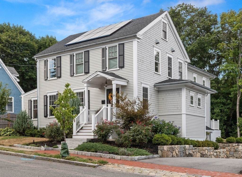 16 Plummer Avenue - Photo 1