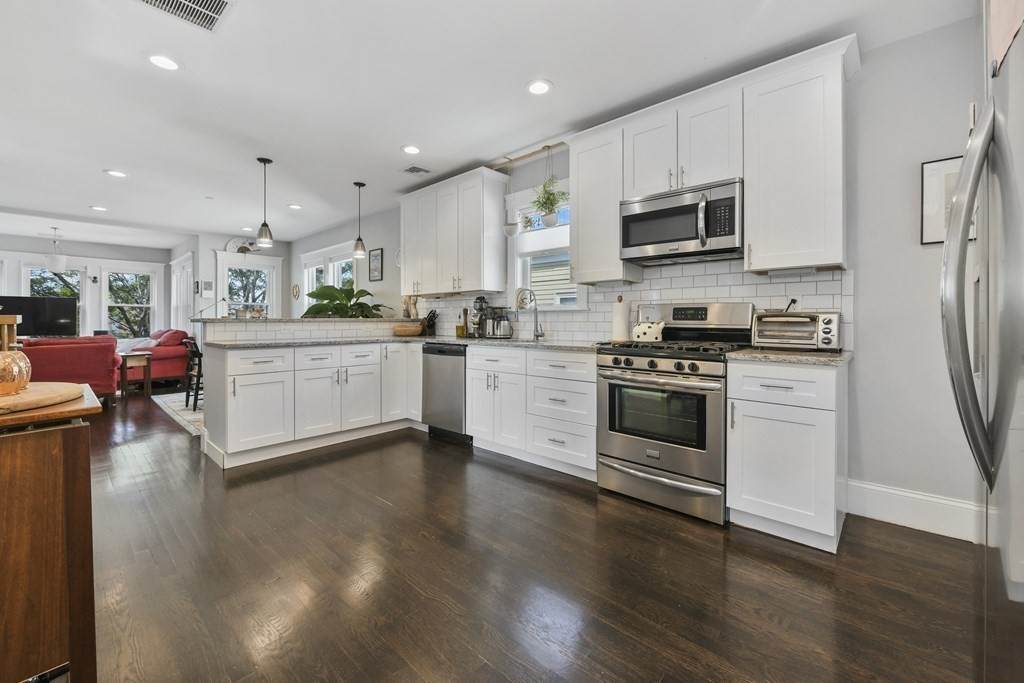 4448 Washington St - Photo 1