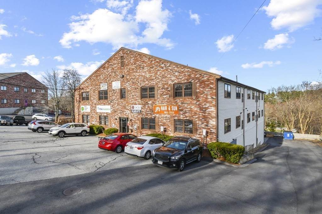 574 Boston Rd - Photo 1