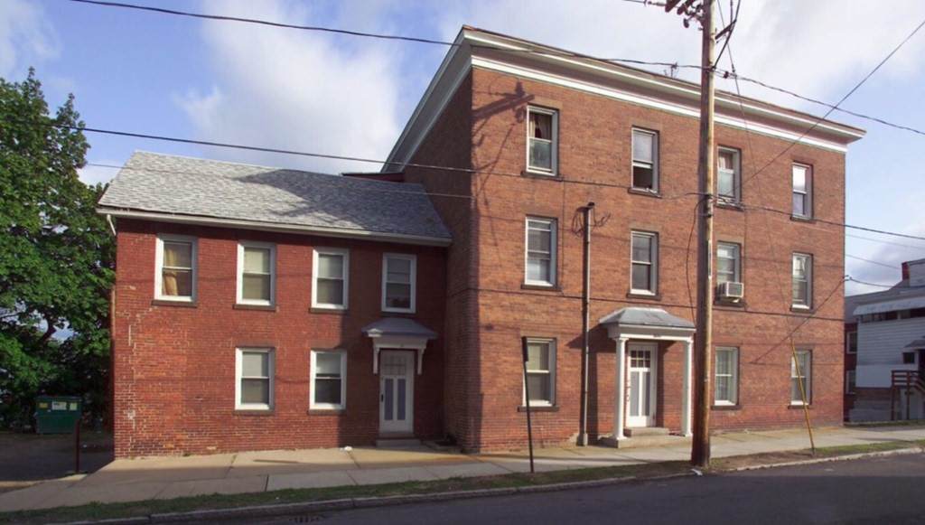 12-16 Chapman St - Photo 1