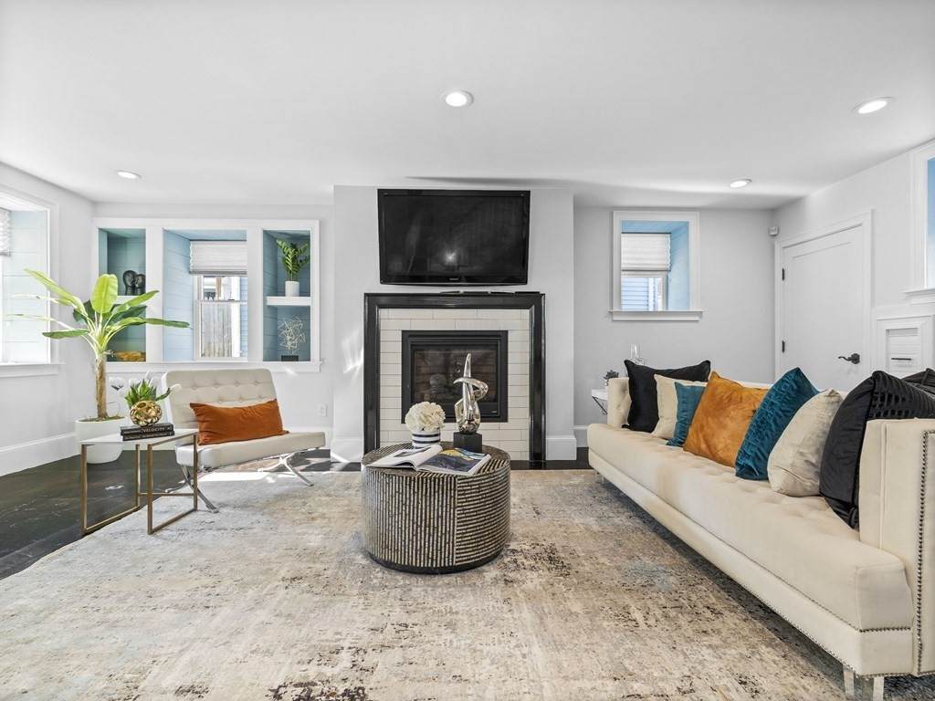 131 Centre St - Photo 1