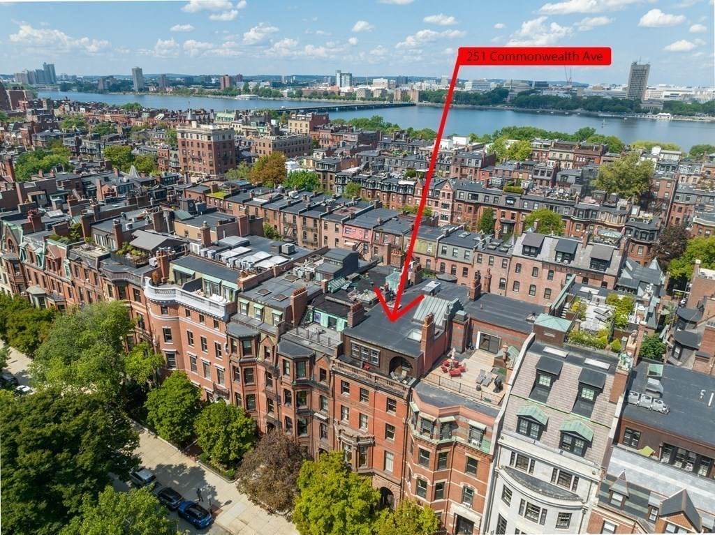 251 Commonwealth Ave - Photo 1
