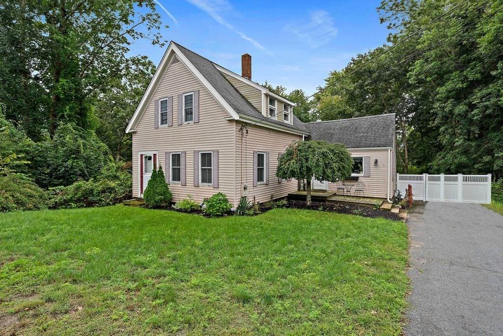 943 Main Street - Photo 1