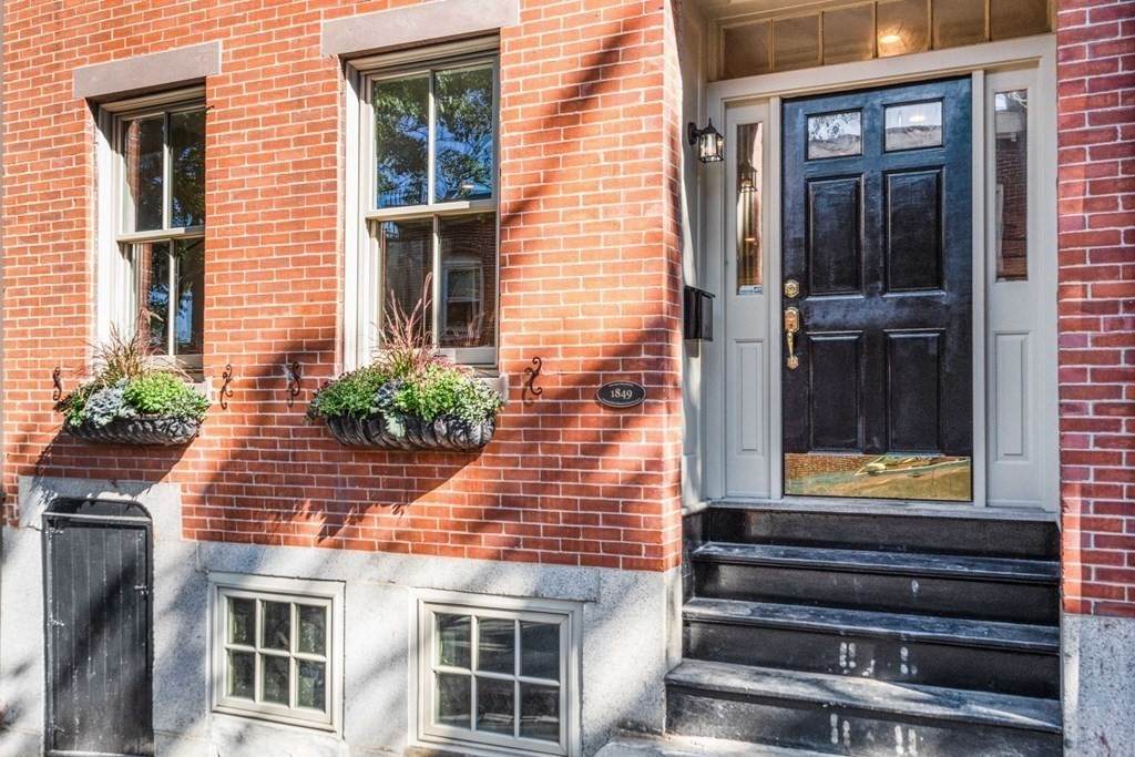 109 Baldwin Street - Photo 1