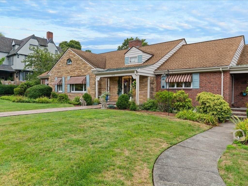 572 Highland Avenue - Photo 1