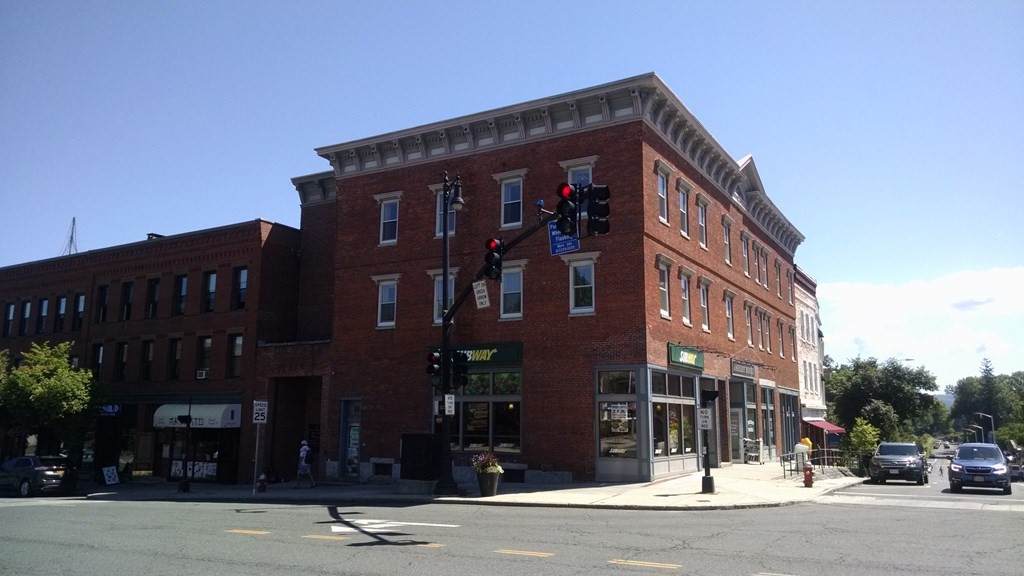 7 N Pleasant Street - Photo 1