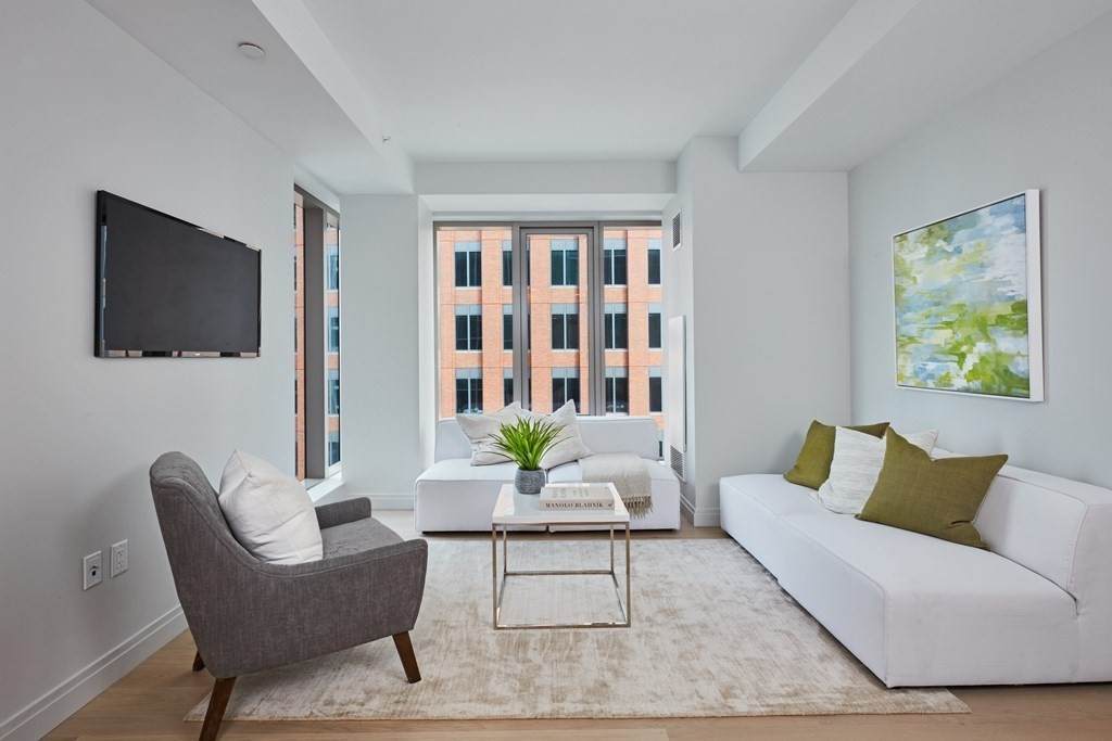 135 Seaport Blvd - Photo 1