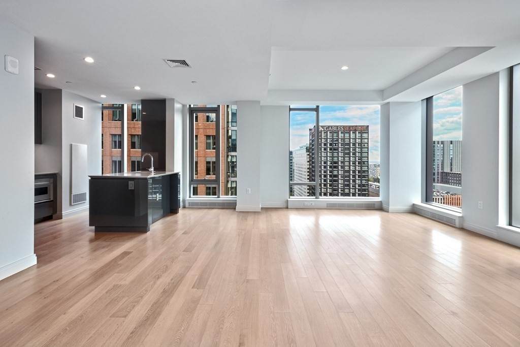 135 Seaport Boulevard - Photo 1