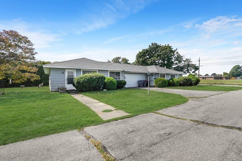 426 Parker - Photo 1