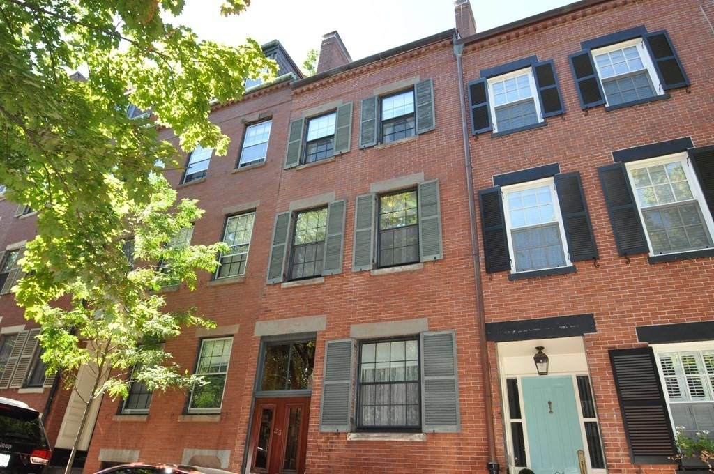 23 South Russell St - Photo 1