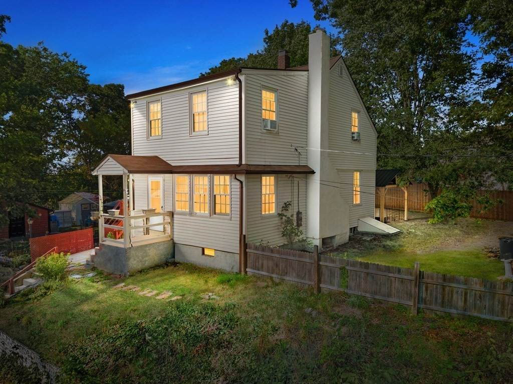 27 Niagara Street - Photo 1