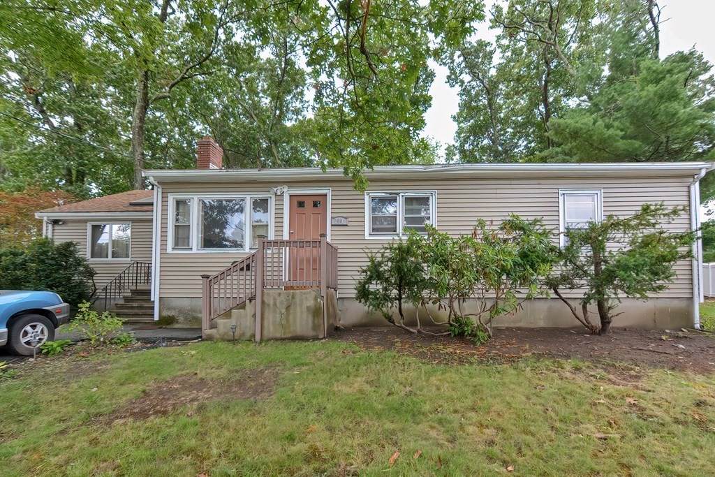 260 Chestnut St - Photo 1