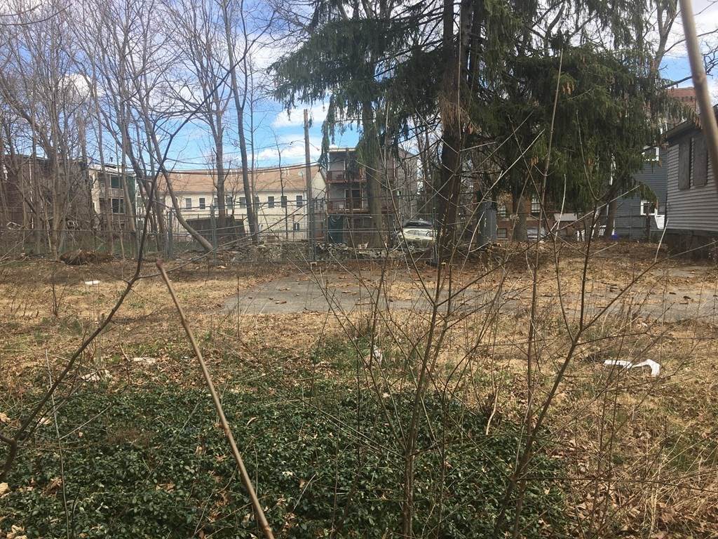 67 Perrin St - Photo 1