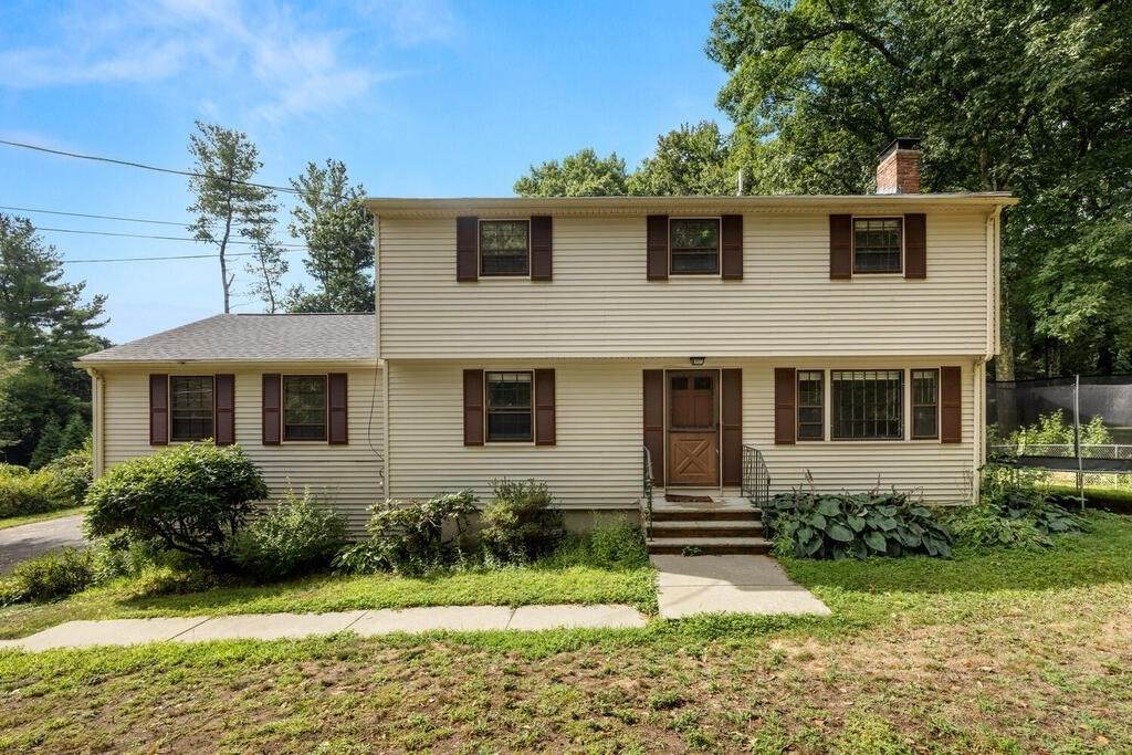565 Elm St - Photo 1