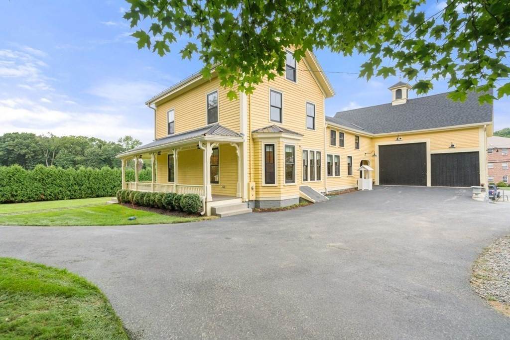 176 Lowell St - Photo 1