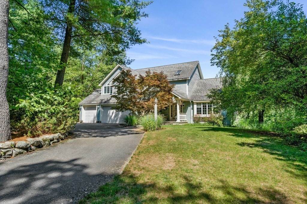 44 Roseland Drive - Photo 1