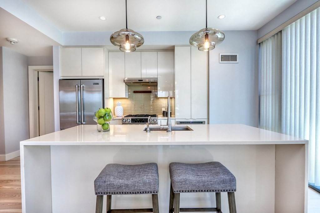 32 Traveler St - Photo 1