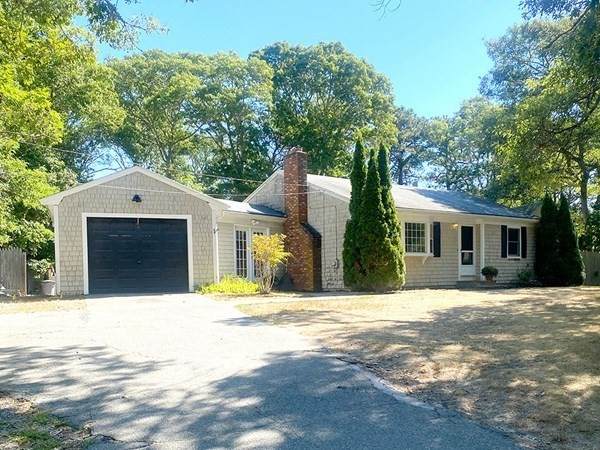 423 Bishops Terrace - Photo 1