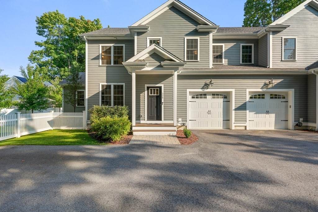 326 Hunnewell St - Photo 1