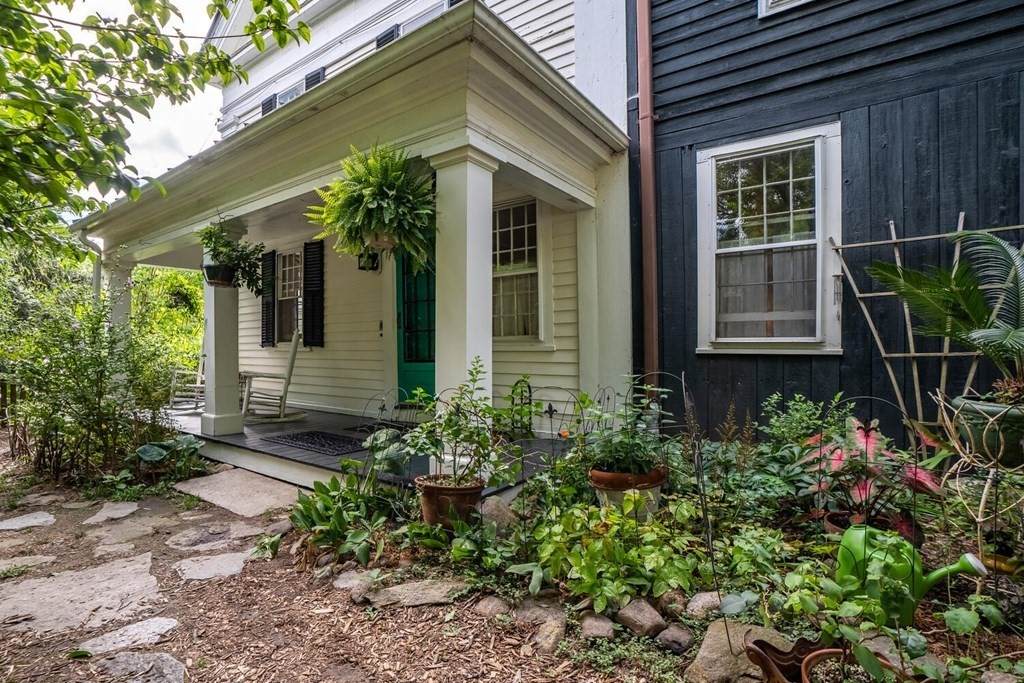 2 Chestnut Hill Rd - Photo 1