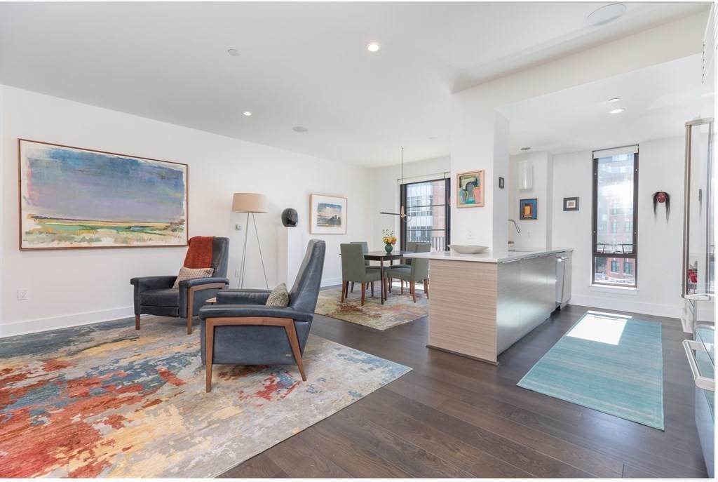 14 West Broadway - Photo 1