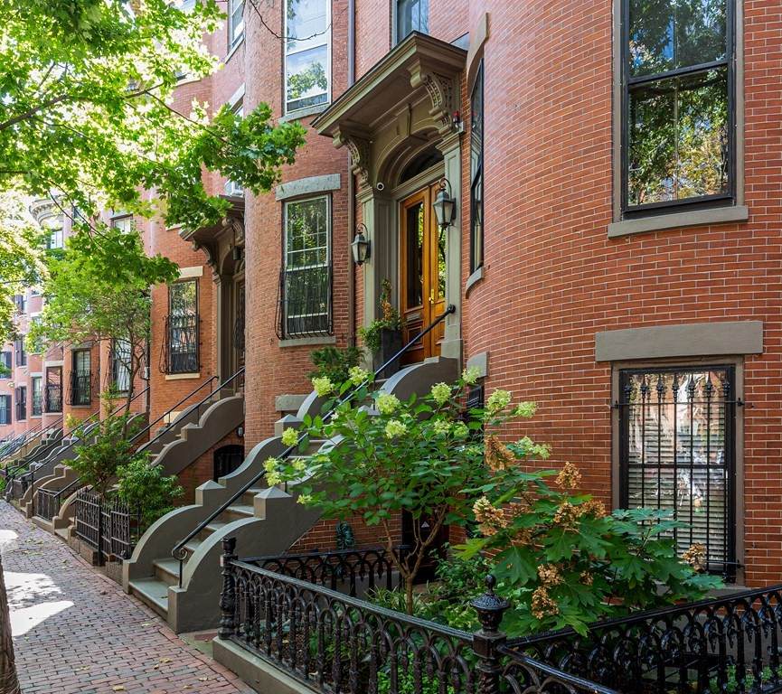 114 Pembroke St - Photo 1