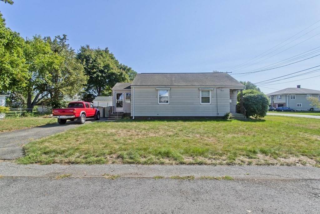 96 Yale St - Photo 1