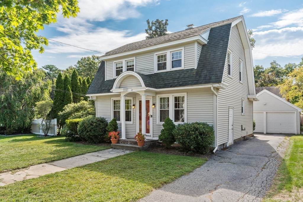 17 Fenimore Blvd - Photo 1