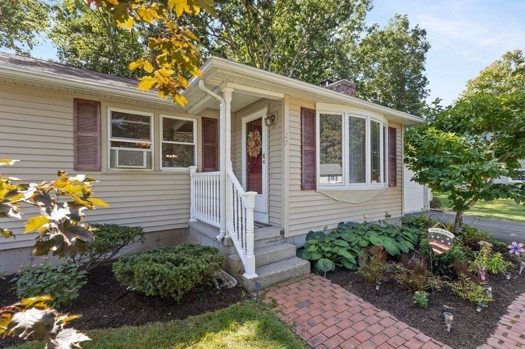 27 Sandra Rd - Photo 1