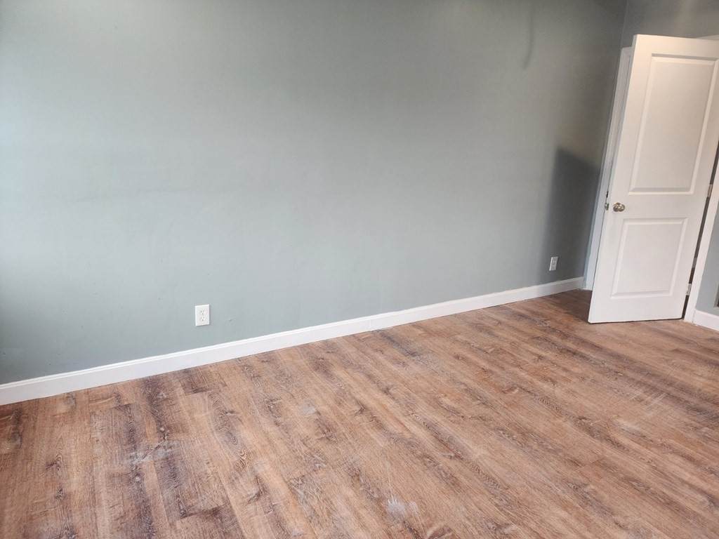 284 N Main St - Photo 1