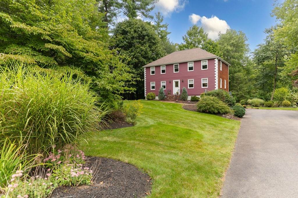 111 Poquanticut Ave - Photo 1