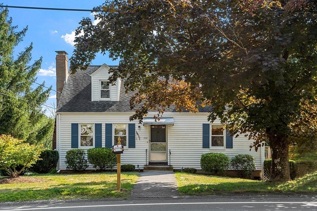 320 Concord Ave - Photo 1