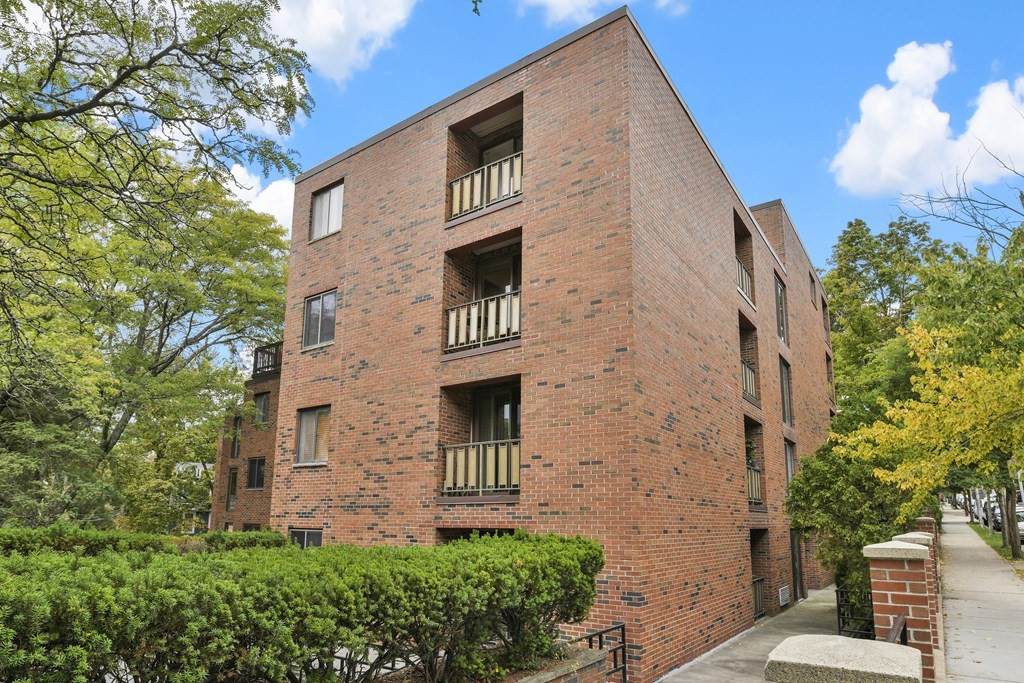 44 Concord Avenue - Photo 1