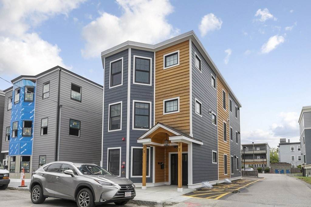 35 Berkshire St - Photo 1
