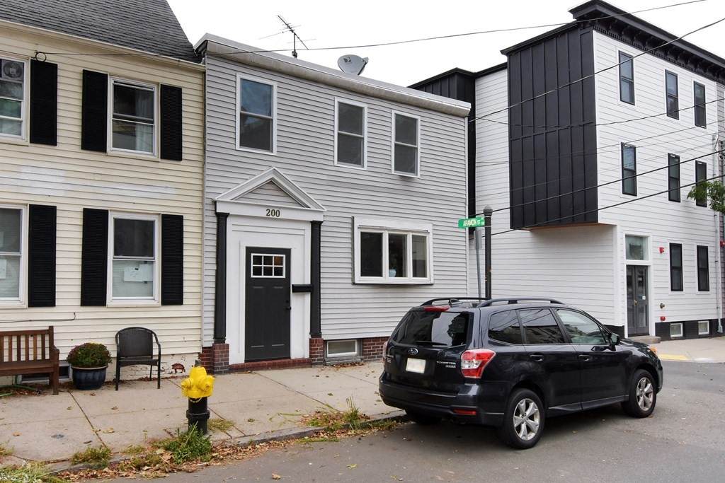 200 Everett Street - Photo 1