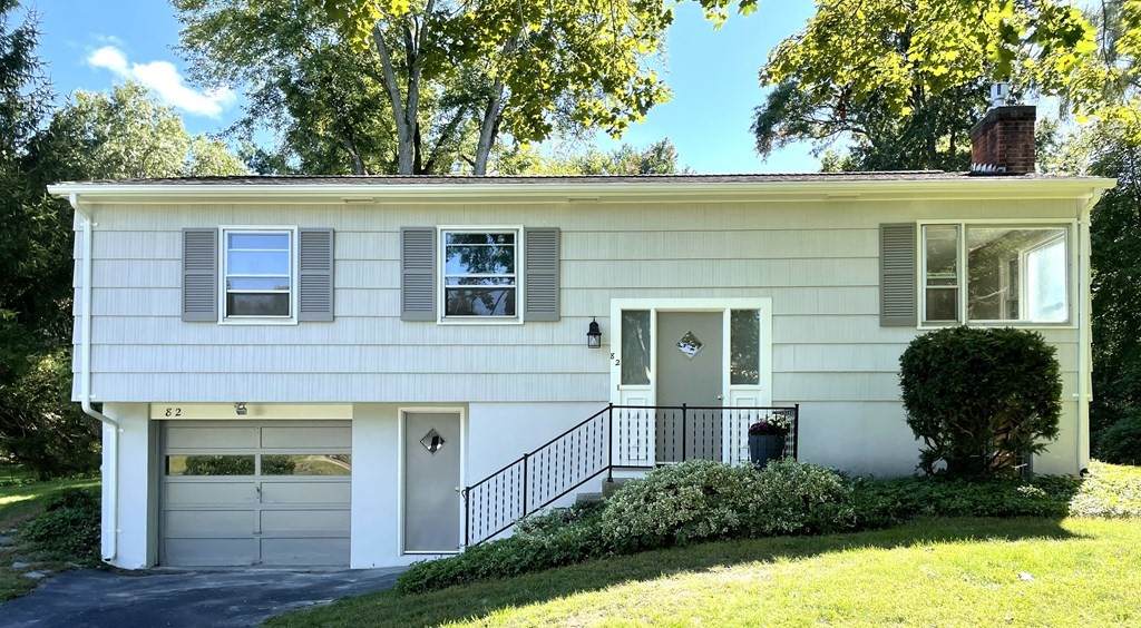 82 Tracy Circle - Photo 1