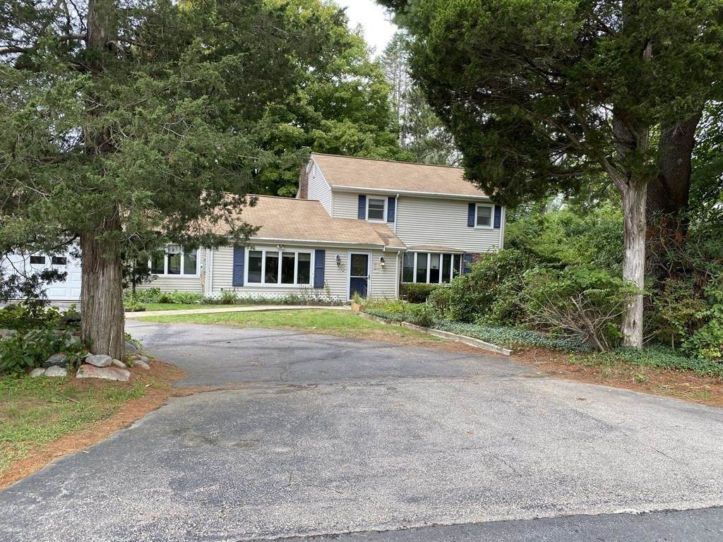 383 Fisher St - Photo 1