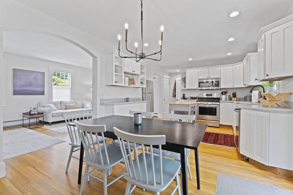 240 East St - Photo 1