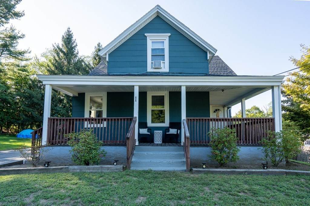 1 Canterbury Ave - Photo 1