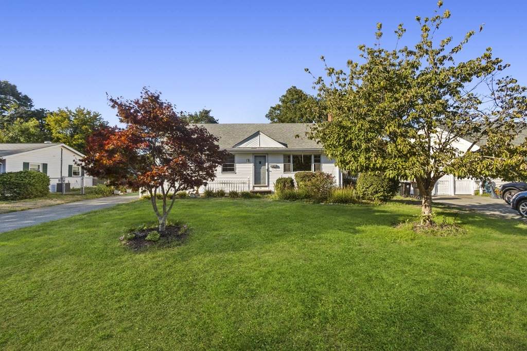 56 Ida Ave - Photo 1