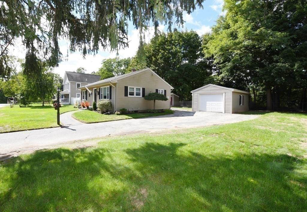 37 Hewitt Avenue - Photo 1