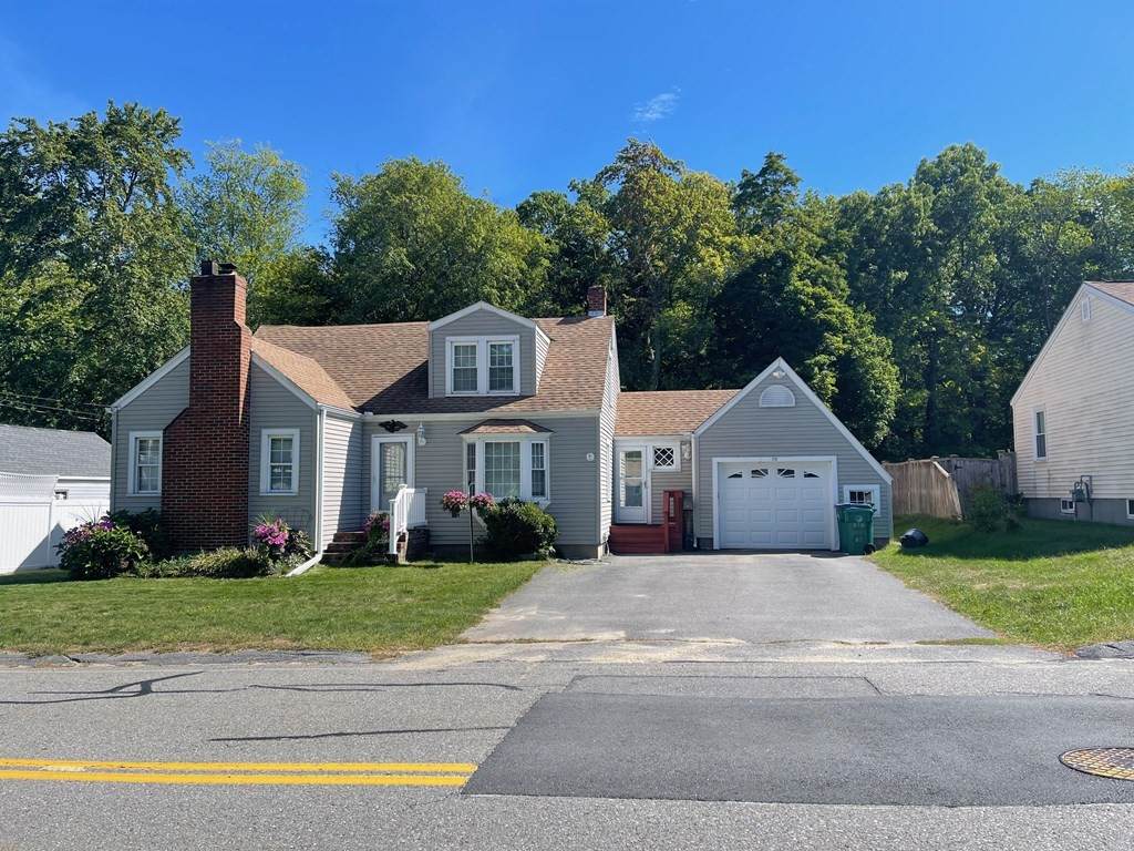 318 Shea St - Photo 1